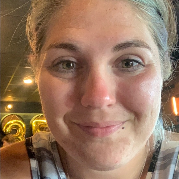 Meet your Posher, Cassandra - Picture 1 of 1